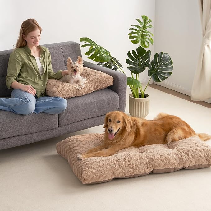 EHEYCIGA Reversible Dog Crate Bed Washable, Comfort Fluffy Plush Dog Kennel Pad for Small Doggie and Cats, Deluxe Machine Washable Pet Sleeping Mats, 23" x 18"x 3", Camel