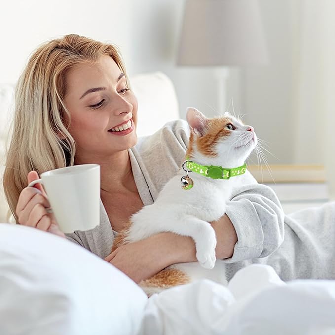 2PCS Breakaway Cat Collars with Bell Cute Kitty Glow in The Dark Adjustable Kitten Collars 7.9-13.0 Inch(Green&Black)