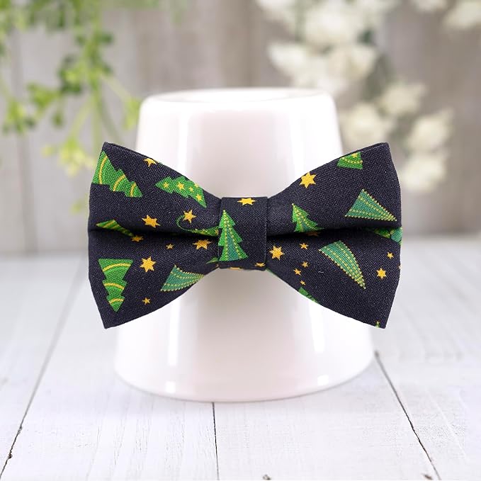 Ultra Joys Breakaway Cat Collar with Bells - Boy & Girl Kitten Collar with Bandana and Bowtie - Christmas Tree Large